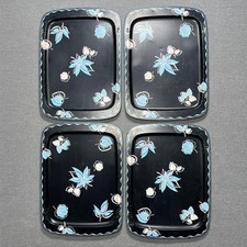 Bandejas de TV dobráveis de metal vintage conjunto de 4 mesas de lanche florais folha azul preta MCM comprar usado  Enviando para Brazil