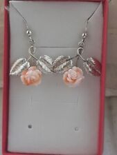 Orecchini rose corallo usato  Italia