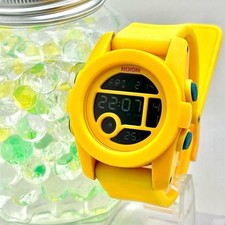 Relógio masculino Battery Nixon Unit 40 100M amarelo comprar usado  Enviando para Brazil