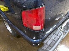 Lanterna traseira do driver com tinta preta ao redor da lente compatível com 94-03 S10/S15/SONOMA 276051 comprar usado  Enviando para Brazil