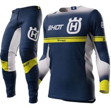 Completo pantalone maglia usato  Carini