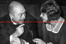 Usado, F020020 Alexander Roda Roda com uma mulher em um café Viena Áustria 1930 comprar usado Usado, F020020 Alexander Roda Roda com uma mulher em um café Viena Áustria 1930 comprar usado  Enviando para Brazil