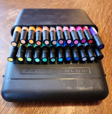 PRISMACOLOR 24 MARCADORES PREMIER CINZEL E ESTOJO RÍGIDO FINO COM EXTREMIDADE DUPLA  comprar usado  Enviando para Brazil
