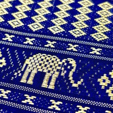 Tela, mantel, tiro, material con flecos 94x80 con estampado de elefante azul y dorado segunda mano  Embacar hacia Mexico