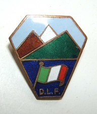 Insigne epinglette identifier d'occasion  Senozan