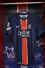 Używany, Maillot PSG domicile+badge champions league + badge finale na sprzedaż  Wysyłka do Poland