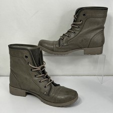 Guess women boots for sale  Hanover Park