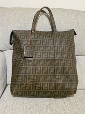 Grande borsa fendi usato  Caserta