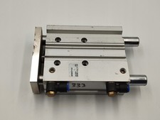 Cylindre pneumatique smc d'occasion Cylindre pneumatique smc d'occasion  Expédié en France