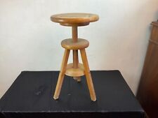 Old tripod stool d'occasion  Expédié en Belgium