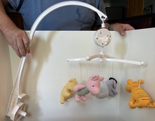 Berço musical vintage Disney clássico Winnie The Pooh móvel anos 1960 - 1970’s comprar usado  Enviando para Brazil