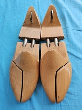 Paires forme chaussures d'occasion  Le Beausset