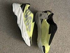 Tamanho 11 - Adidas Yeezy Boost 700 MNVN fósforo sem lacre 2022 sem caixa comprar usado  Enviando para Brazil