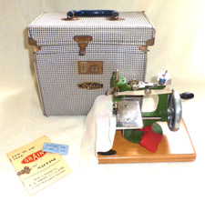 Máquina de costura vintage em miniatura Grain Mk1, estojo, instruções e agulhas, c1950 comprar usado  Enviando para Brazil