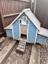 Hen house two for sale  SWINDON