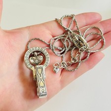 Colar Brighton coração pendurado crachá identificação placa prata corrente corda 36"L comprar usado Colar Brighton coração pendurado crachá identificação placa prata corrente corda 36"L comprar usado  Enviando para Brazil