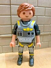 Playmobil personnage policier d'occasion  Saint-Loup-Géanges