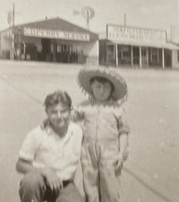 1940s c.d. perry for sale  New Hartford