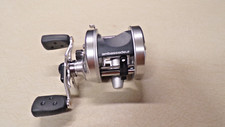 NOVO - ABU GARCIA AMBASSADEUR 5500-S `REEL` - RELAÇÃO DE TRANSMISSÃO 5:1:1 - 4 ROLAMENTOS DE ESFERAS comprar usado  Enviando para Brazil