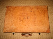 Grande valise ancienne d'occasion  Neuville-aux-Bois