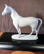 Cavallo porcellana bianca usato  Anzio