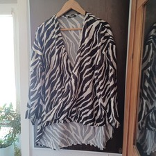 Animelbluse schwarz weiß gebraucht kaufen  Seesen