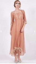 Vestido pequeno Nataya vintage inspirado dourado/nude, usado comprar usado Vestido pequeno Nataya vintage inspirado dourado/nude, usado comprar usado  Enviando para Brazil