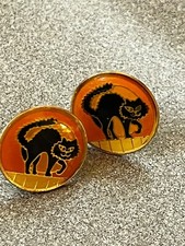 Small round black for sale  Arena