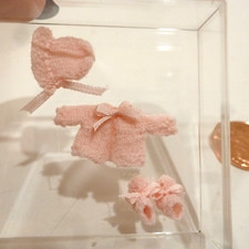 CASA DE BONECAS MINIATURA MINÚSCULA ROUPA DE BEBÊ DE CROCHÊ SUÉTER ROSA, BOTINHAS E CHAPÉU comprar usado  Enviando para Brazil