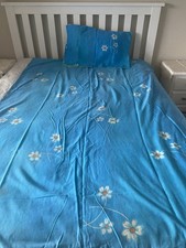 Capa Doona cama de solteiro azul com pequenas flores brancas e fronha combinando comprar usado Capa Doona cama de solteiro azul com pequenas flores brancas e fronha combinando comprar usado  Enviando para Brazil