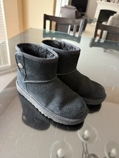 Ugg boots youth for sale  Saint Charles