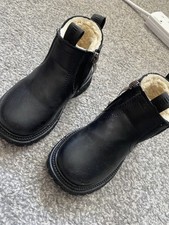Girls black boots for sale  GREAT YARMOUTH