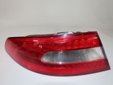 Feu arrière gauche d'occasion Feu arrière gauche d'occasion  Seclin