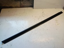 VW Polo 86C listwy drzwiowe przednie prawe listwy ozdobne na sprzedaż  PL
