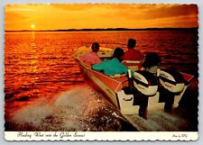 Cartão postal Johnson motor de popa barco de pesca pôr do sol dourado comprar usado  Enviando para Brazil