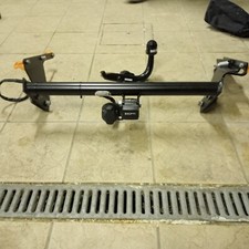 Gancio traino yaris usato  Persico Dosimo
