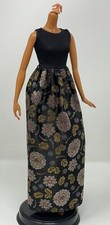 Vestido de noite Barbie Signature Tribute Rita Moreno roupa de boneca ouro preto comprar usado  Enviando para Brazil