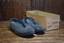 PNEUS CAPUZ VIDA INFANTIL COURO CAMURÇA SAPATOS INFANTIS CAIXA VINTAGE DÉCADA DE 1920 CALÇADOS comprar usado  Enviando para Brazil