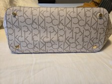Bolsa tote Calvin Klein Hayden monograma corrente link em off white nova  comprar usado  Enviando para Brazil