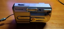 Fujifilm digital camera usato  Canosa di Puglia