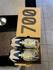 Yeezy boost 700 d'occasion  Lyon VI