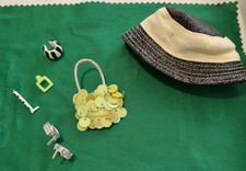 Bratz FLASHBACK FEVER JADE HAT, BAG, BRACELET AND EARRINGS 2004 na sprzedaż Bratz FLASHBACK FEVER JADE HAT, BAG, BRACELET AND EARRINGS 2004 na sprzedaż  Wysyłka do Poland