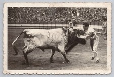 Foto RPPC Bullfight Matador & Bull Corrida de Toros Zaragoza Espanha c1940s comprar usado Foto RPPC Bullfight Matador & Bull Corrida de Toros Zaragoza Espanha c1940s comprar usado  Enviando para Brazil