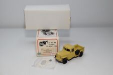 B23 1:43 EUA MODELO PERFEITO ESTADO EUA-17 US17 1949 WILLYS JEEP PICKUP BEGE UNIVERSAL NA CAIXA comprar usado  Enviando para Brazil
