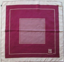 Superbe foulard burberrys d'occasion  Montferrand-le-Château