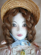 Tres belle poupee d'occasion  France