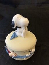 Caixa de bugigangas Peanuts Snoopy & Linus Pulling His Blanket por Westland comprar usado Caixa de bugigangas Peanuts Snoopy & Linus Pulling His Blanket por Westland comprar usado  Enviando para Brazil