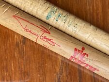 Baquetas vintage Tommy Lee Jones - Vic Firth, usadas, nome misterioso - era Motley Crue comprar usado  Enviando para Brazil