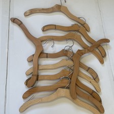 10 peças cabides de madeira cabides de terno acabamento natural premium cabides de pano comprar usado 10 peças cabides de madeira cabides de terno acabamento natural premium cabides de pano comprar usado  Enviando para Brazil