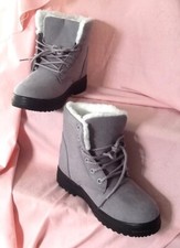 Size medium gray for sale  Hawthorne